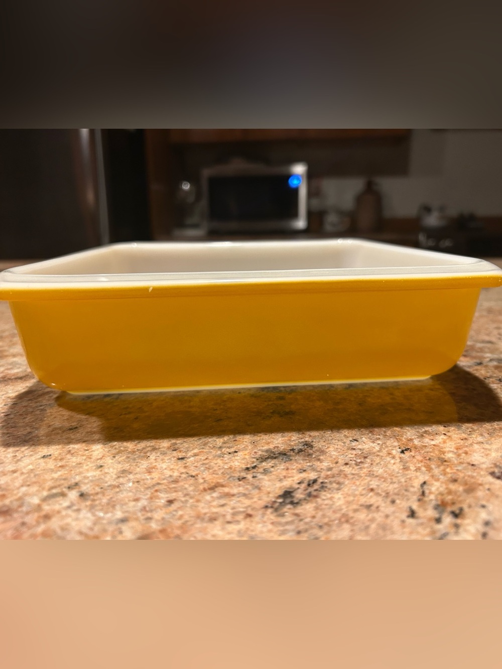 Pyrex TRADE MARK #922 Sunburst Yellow 8”x8”x2” Opal Glass Square Brownie Dish - Picture 10 of 11